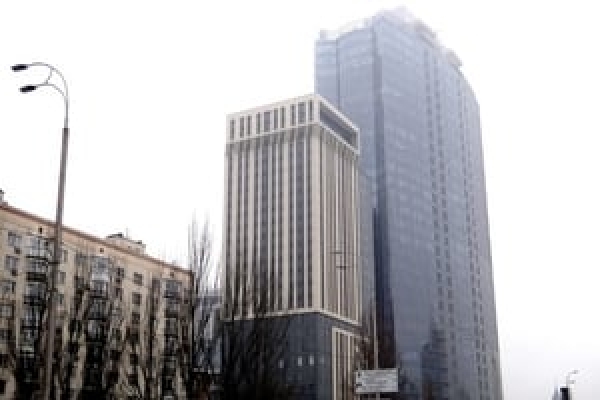 Гостиница-небоскреб завхоза Януковича: как отжималась госсобственность