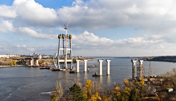 Ответственные за недостроенные мосты в Запорожье получили тендер на 600 миллионов