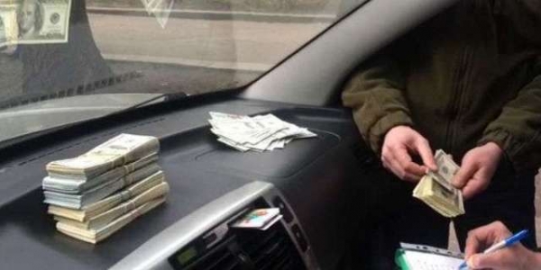 В Киеве задержали мужчину за вымогательство взятки в 200 тыс долларов