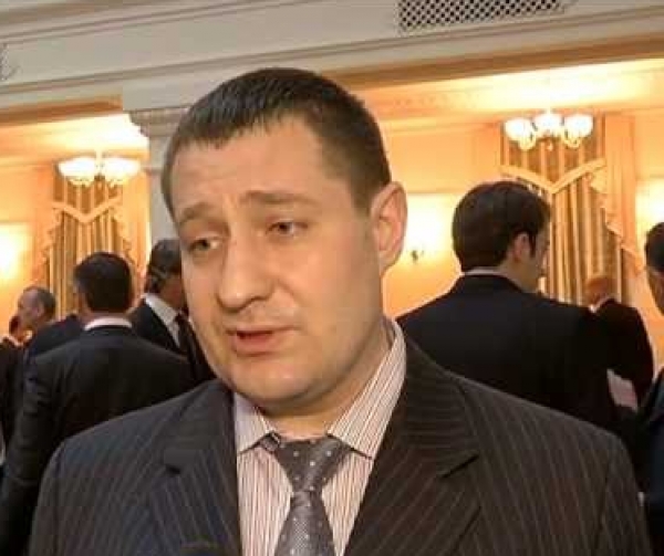Заместитель главы ДСНС Аверьянов незаконно занимается бизнесом и сдает российскому банку стратегическое предприятие