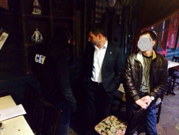 Пойманного на взятке в 90 тыс евро чиновника Васильковской РГА суд арестовал до 1 мая