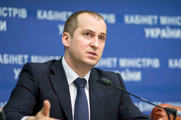 Экс-министру аграрной политики Алексею Павленко выплачивали 50 000 $ теневой зарплаты