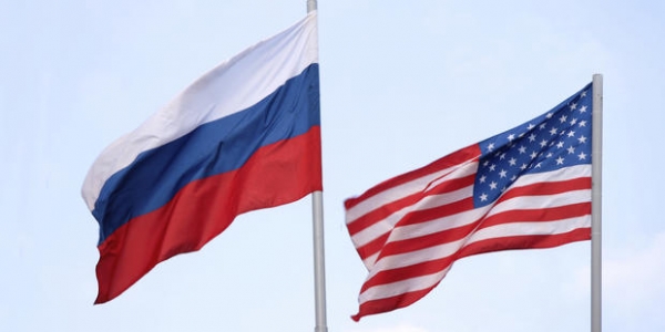 Госдеп США объяснил, почему не ввел эмбарго на российскую нефть и не отключил РФ от SWIFT