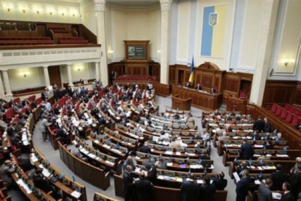 Народные депутаты массово снимают квартиры в Киеве за счет казны