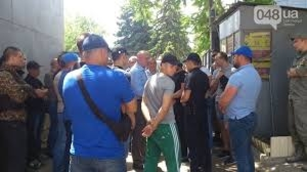 Участники АТО от полка «АЗОВ» начали деятельность на одесском рынке «Успех»