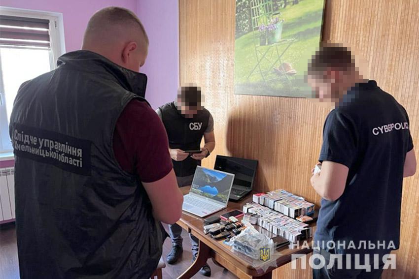 В Хмельницкой области правоохранители разоблачили группу, создавшую схему скрытого перевода денег из россии